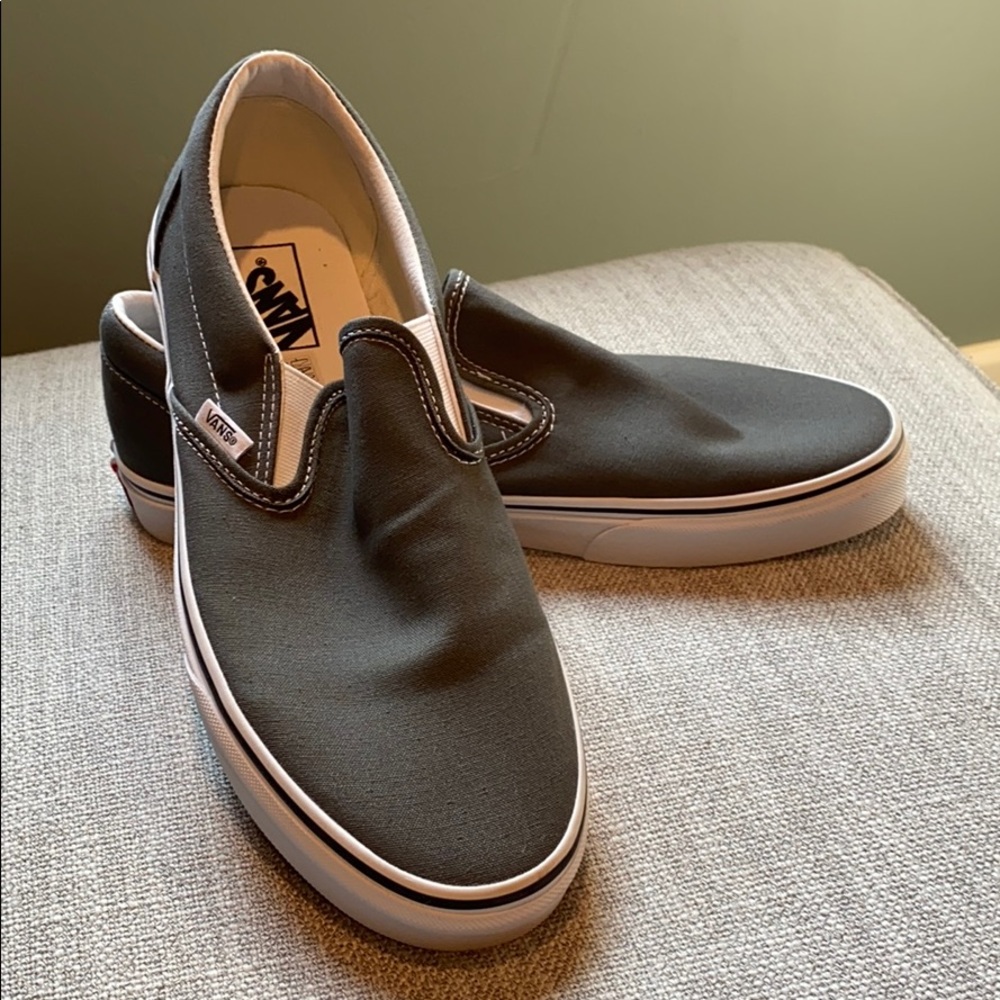 Vans men’s slip ons size 11 Brand New!